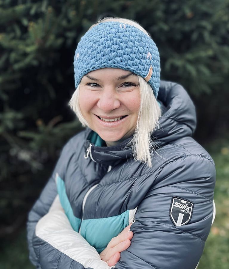 Veronika na výletě v lese